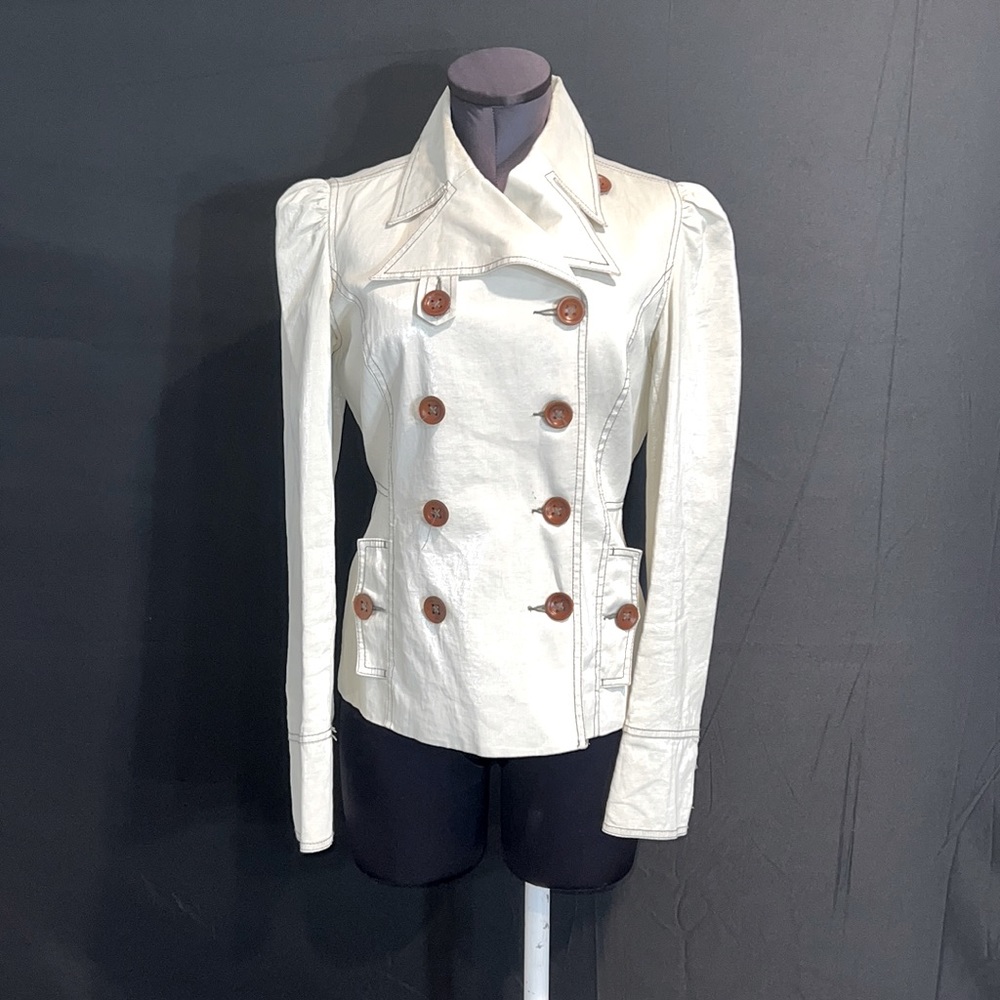 OILILY White Short Peacoat!
